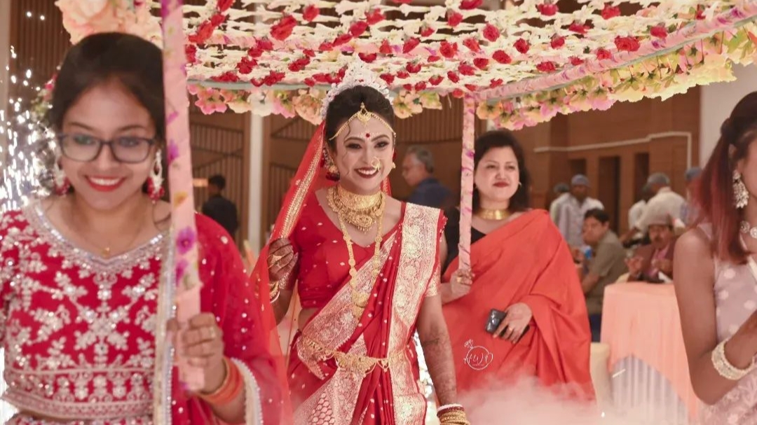 Exclusive Bride & Groom Entry